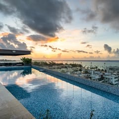 Stunning Architecture Amazing Views Steps to Beach