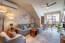Seaside Penthouse! Rooftop Jacuzzi & Ocean Views! - Image 3