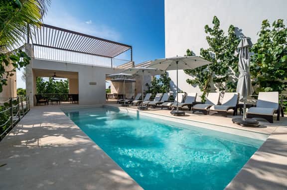 Seaside Penthouse! Rooftop Jacuzzi & Ocean Views! - Image 2